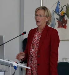 Magda Leirens, SWIFT